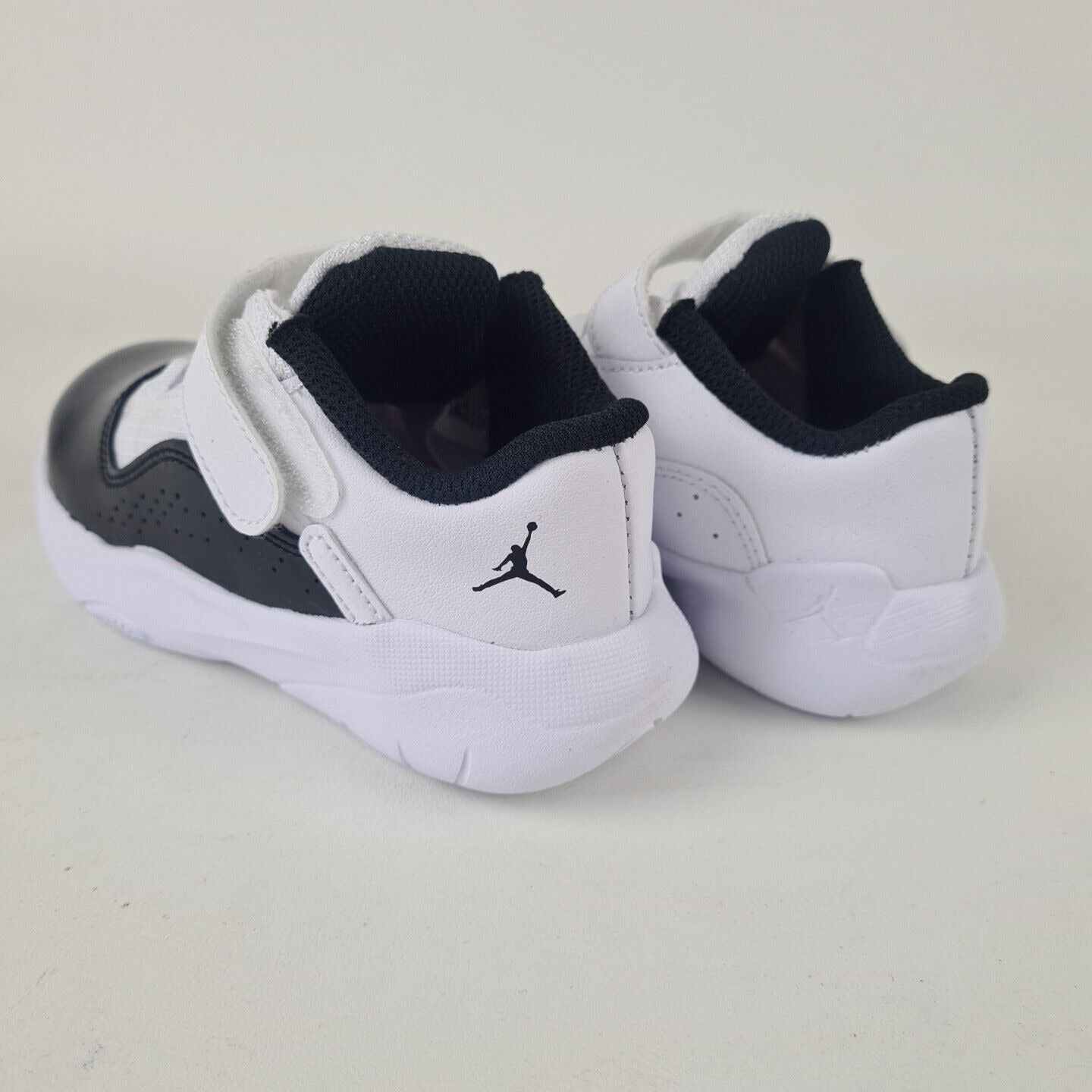 Nike Air Jordan 11 CMFT Low White Leather CZ0906 102 Toddler Sneakers Size 10 C