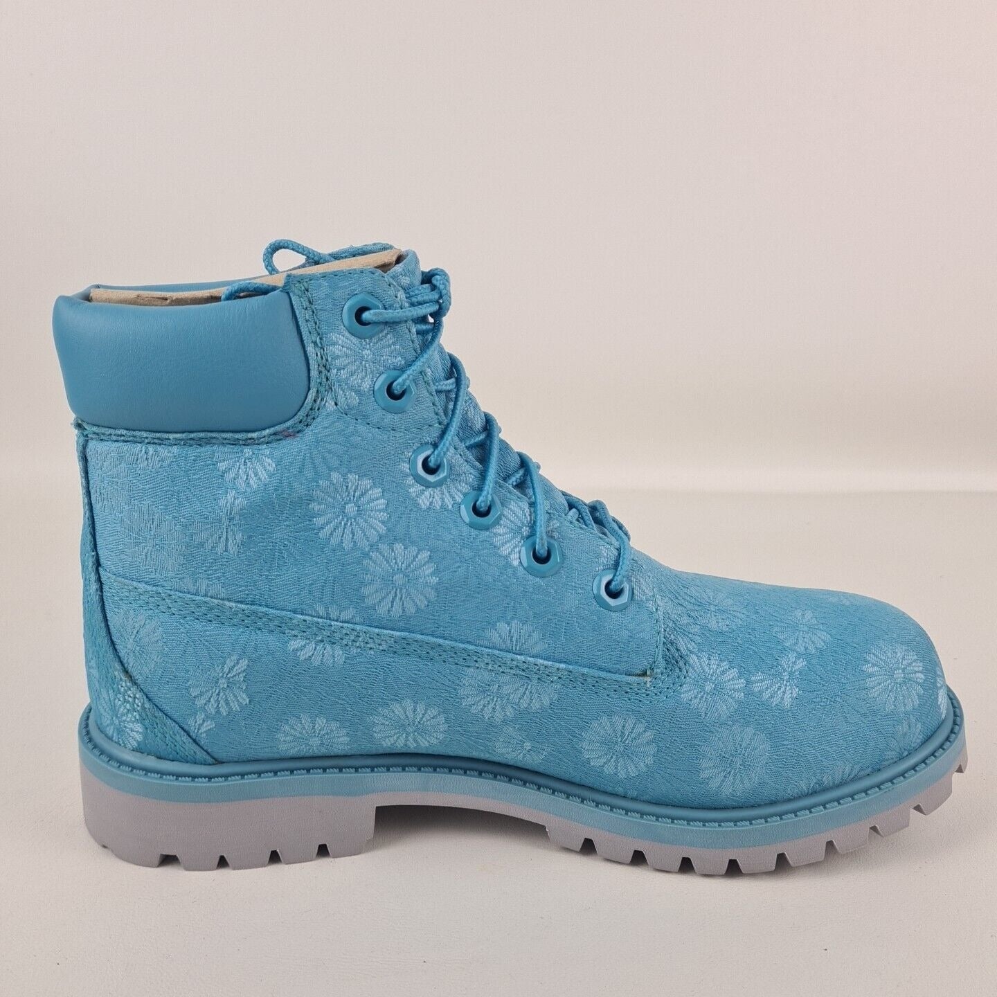 Timberland 6 IN Classic Boots TB0A174M Blue Floral Size 7 Girls = 8.5 Wmn