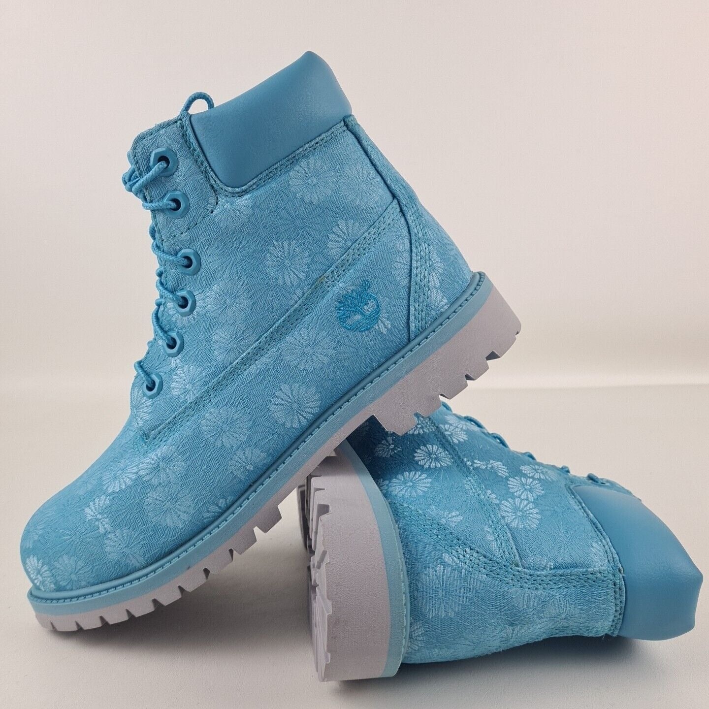 Timberland 6 IN Classic Boots TB0A174M Blue Floral Size 7 Girls = 8.5 Wmn