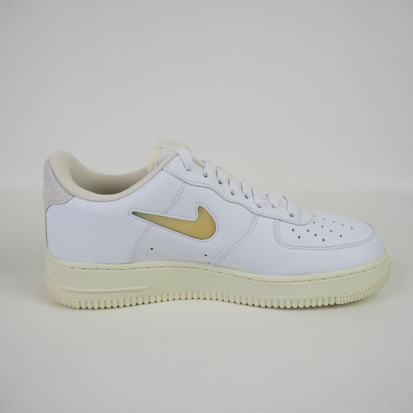 Nike Air Force 1 Low 07 LX White Sneakers Leather DC8894 100 Vanilla Men Size 9