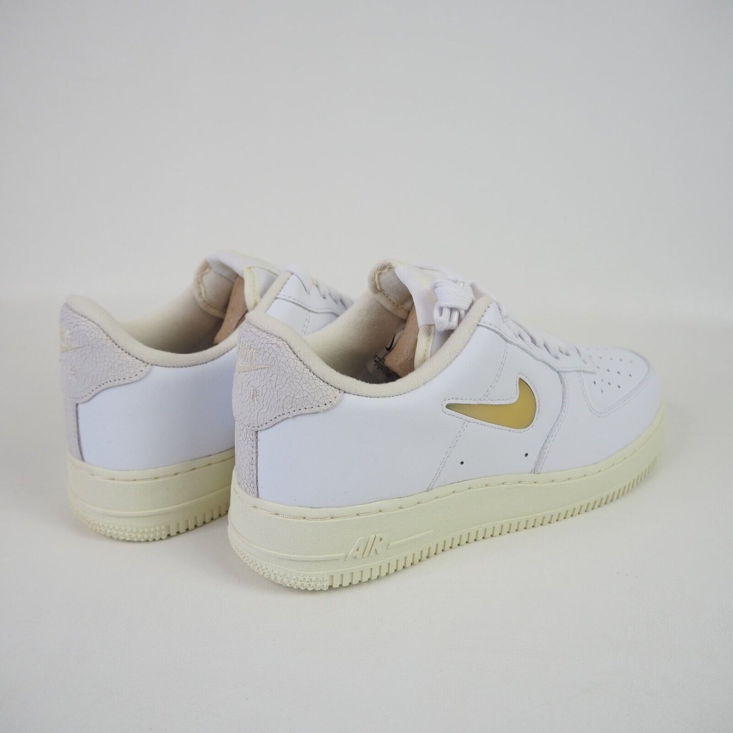 Nike Air Force 1 Low 07 LX White Sneakers Leather DC8894 100 Vanilla Men Size 9