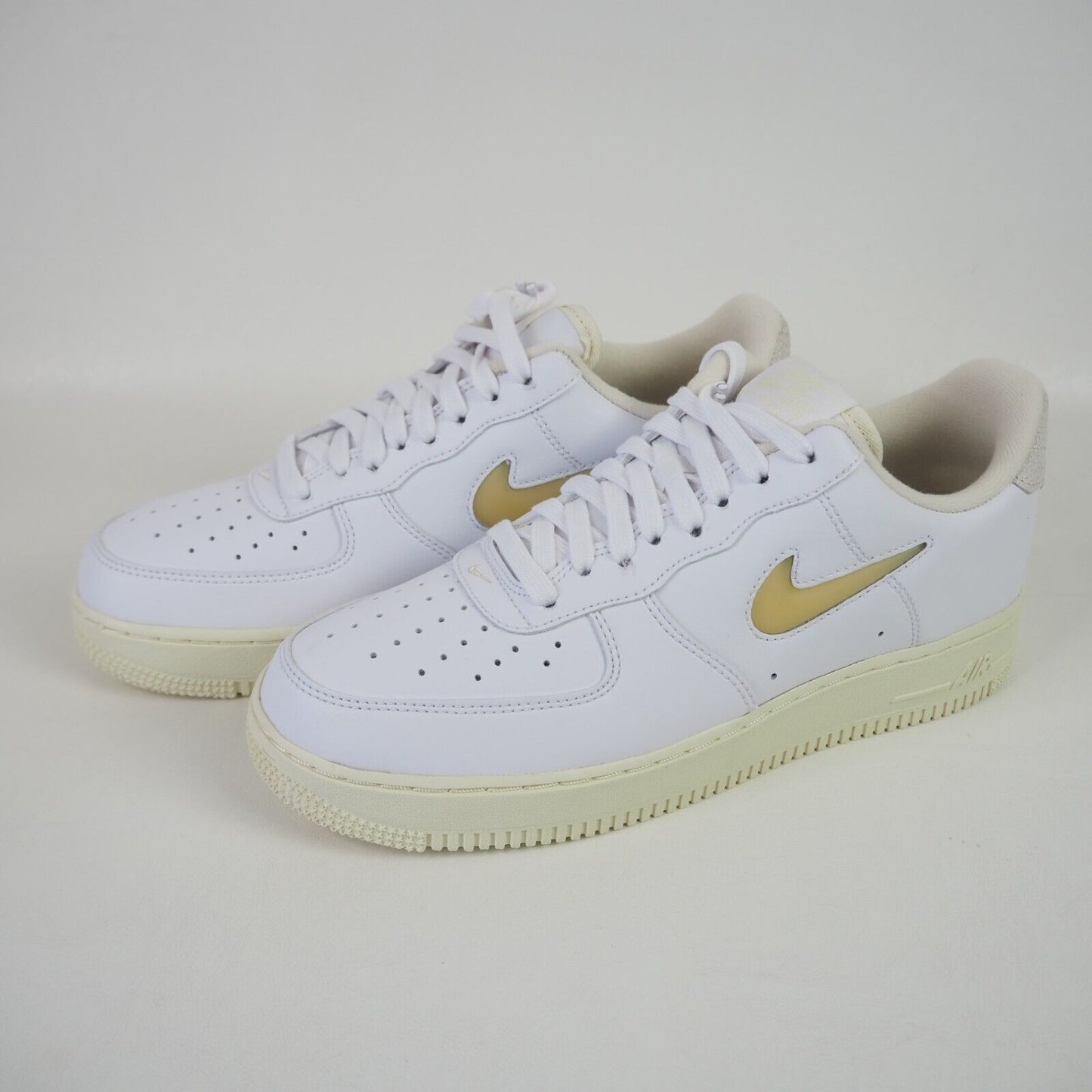 Nike Air Force 1 Low 07 LX White Sneakers Leather DC8894 100 Vanilla Men Size 9