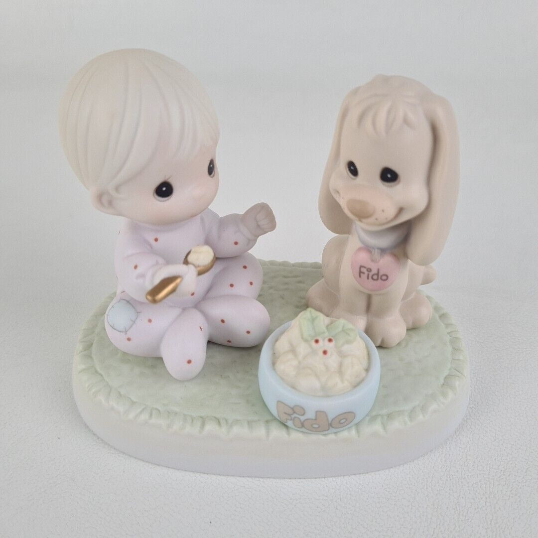 Precious Moments 531944 Sharing Our Christmas Together Fido Porcelain Figure