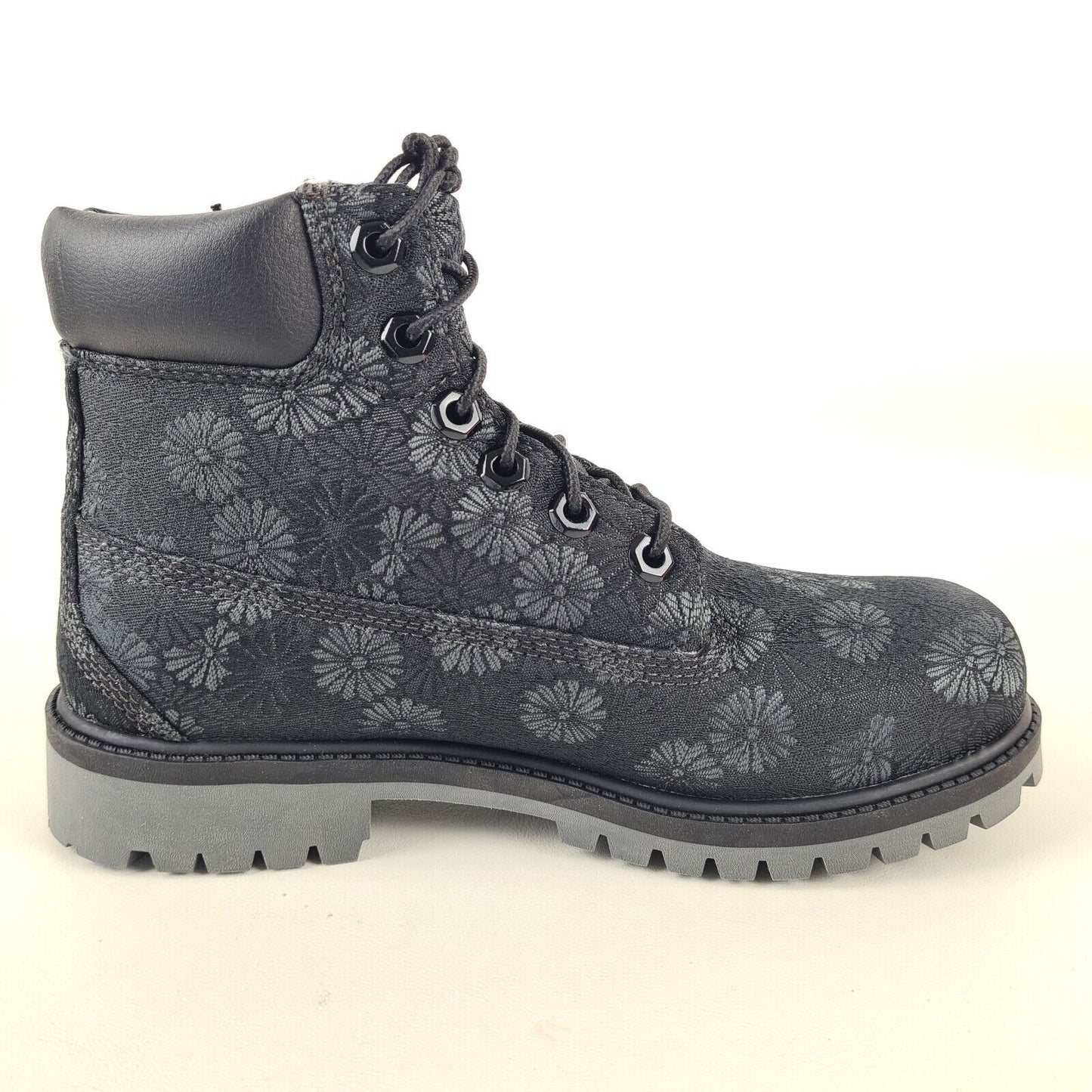 Timberland 6 IN Classic Boots TB0A177S Black Floral Outdoors Sz 6.5 Girls = 8 Wm