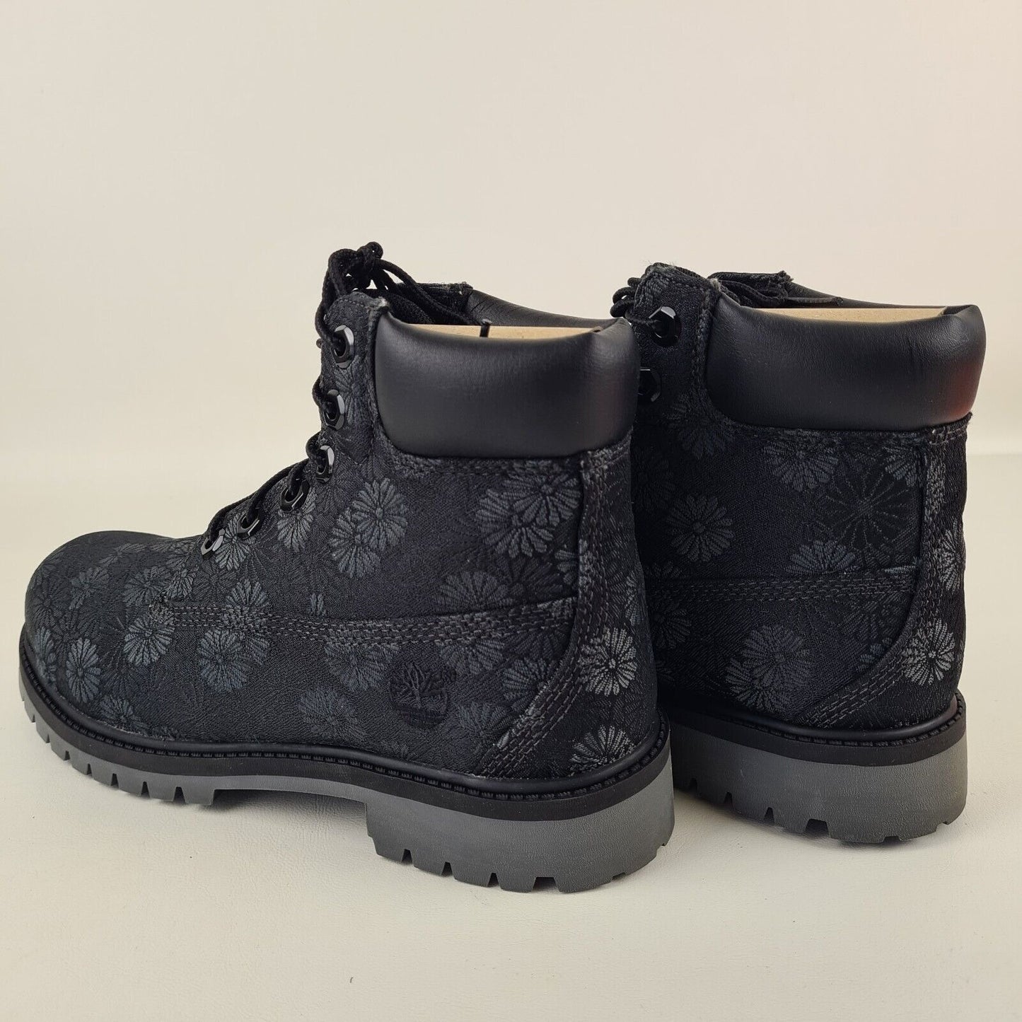 Timberland 6 IN Classic Boots TB0A177S Black Floral Outdoors Sz 6.5 Girls = 8 Wm