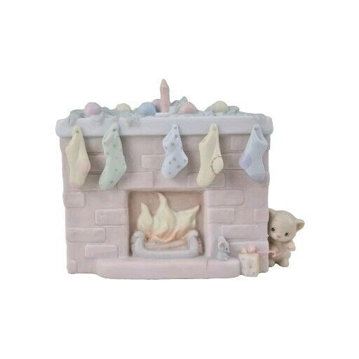 Precious Moments 524883 Christmas Fireplace With Cat And Mouse Figurine Vntg