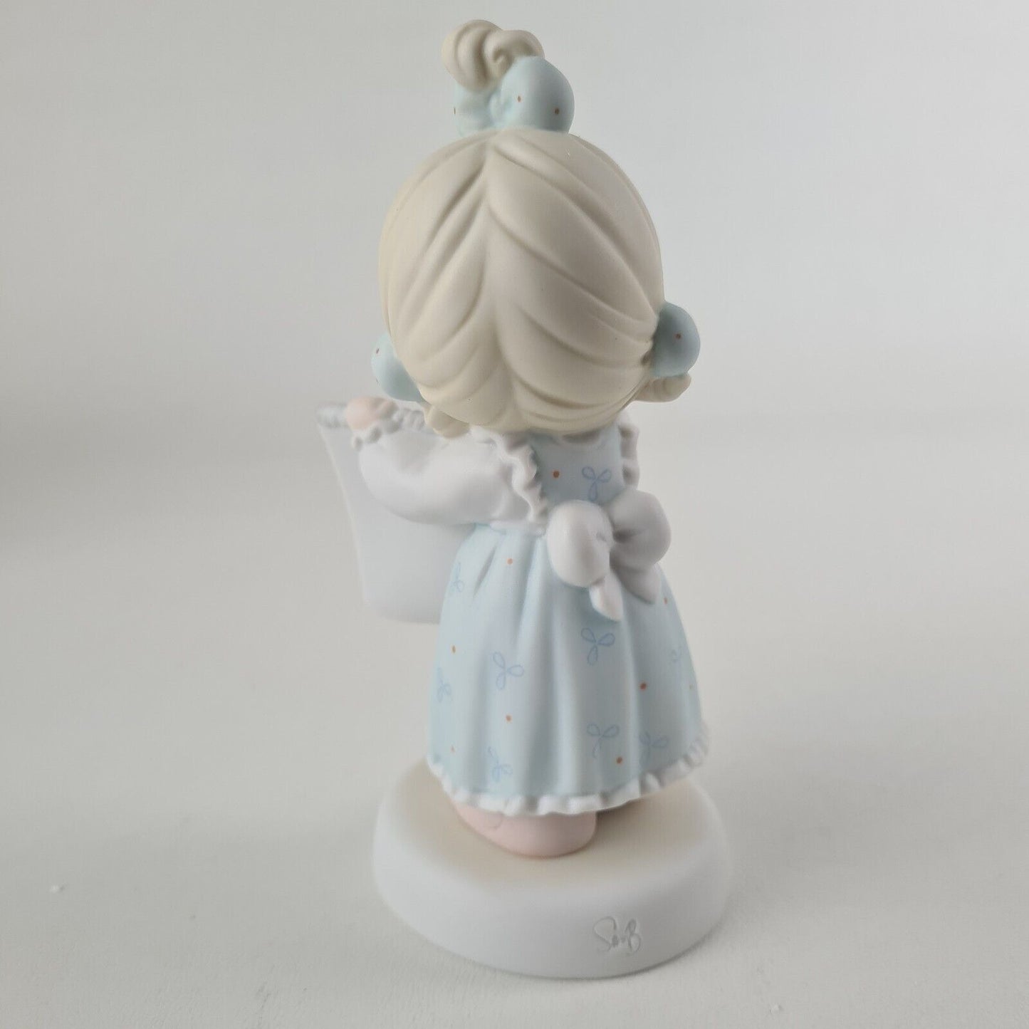 Precious Moments 261130 "Have You Any Room For Jesus" Porcelain Figurine 1996