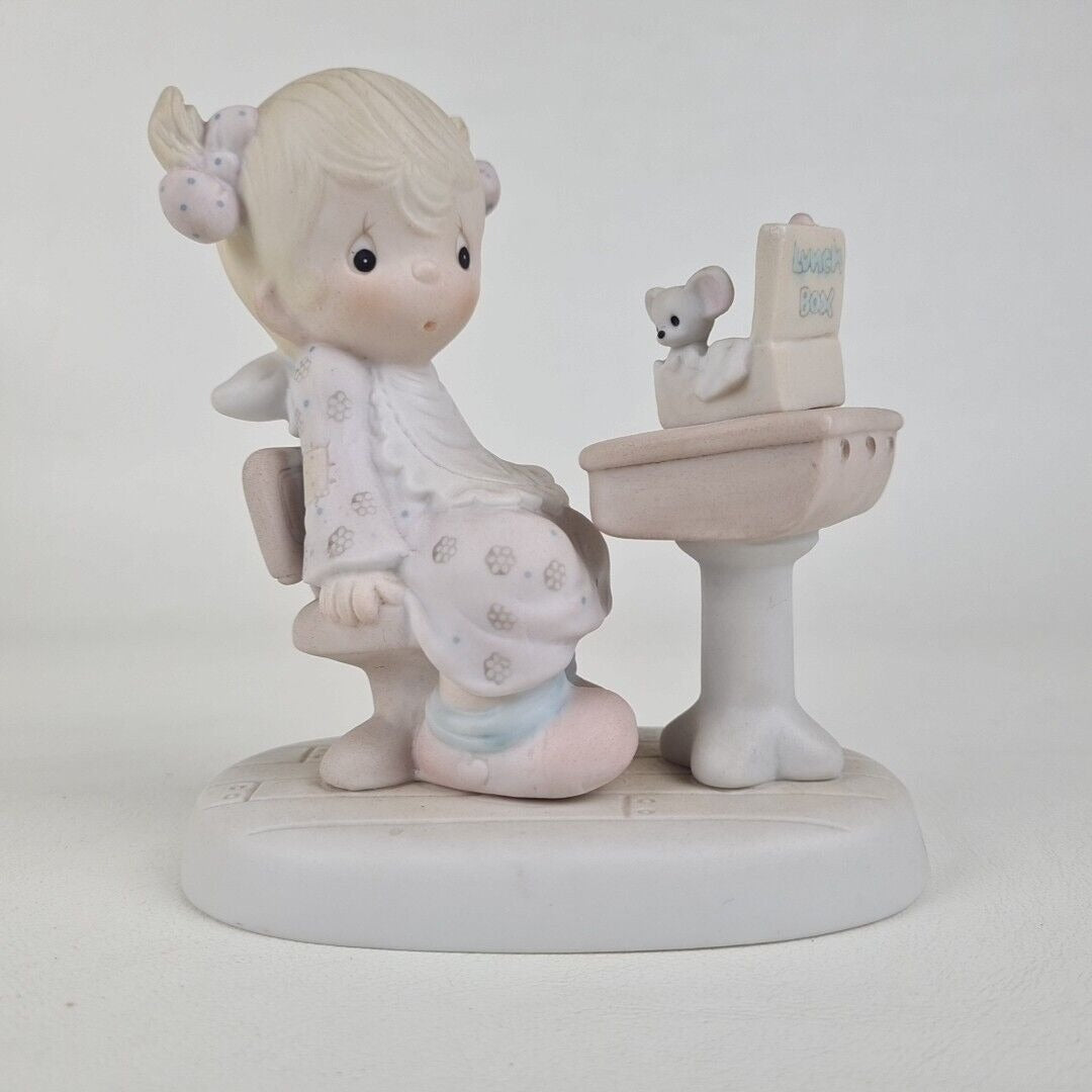 Precious Moments E-7162 Girl Finding Mouse Inside Her Lunchbox Figurine Vntg