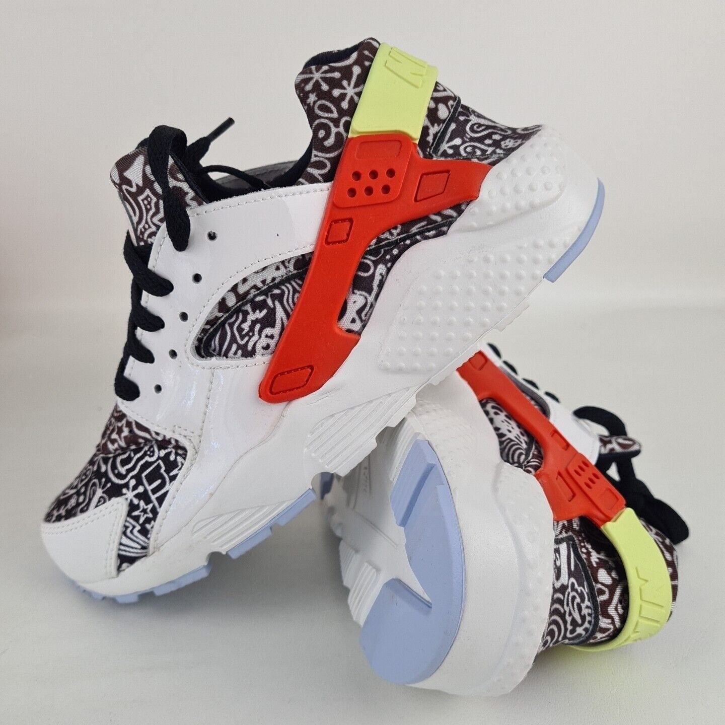 Nike Huarache Run SE GS DV2243 100 White Kids Running Shoes  SZ 7 Y = 8.5 Womens