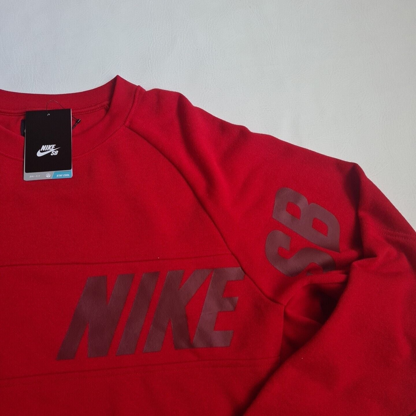 Nike Dri-Fit Skateboarding  Men's Sweatshirt Pullover 728067 687 Red Size L