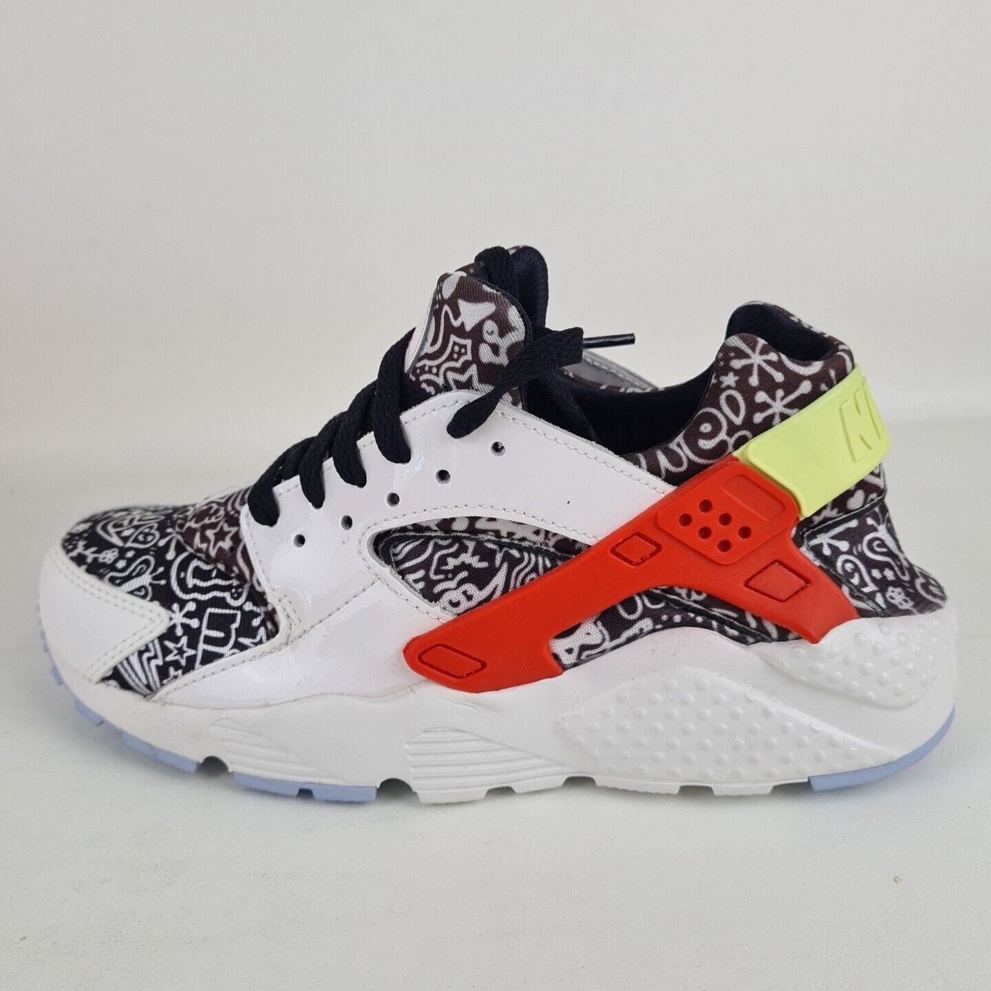 Nike Huarache Run SE GS DV2243 100 White Kids Running Shoes  SZ 4.5 Y = 6 Womens