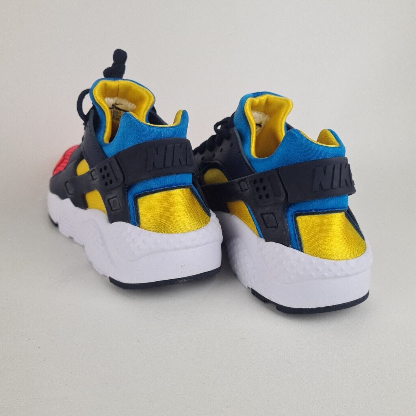 Nike Huarache Run Now GS BQ7096 600 Red Blue Sneakers Sport Size 7 Y = 8.5 Women