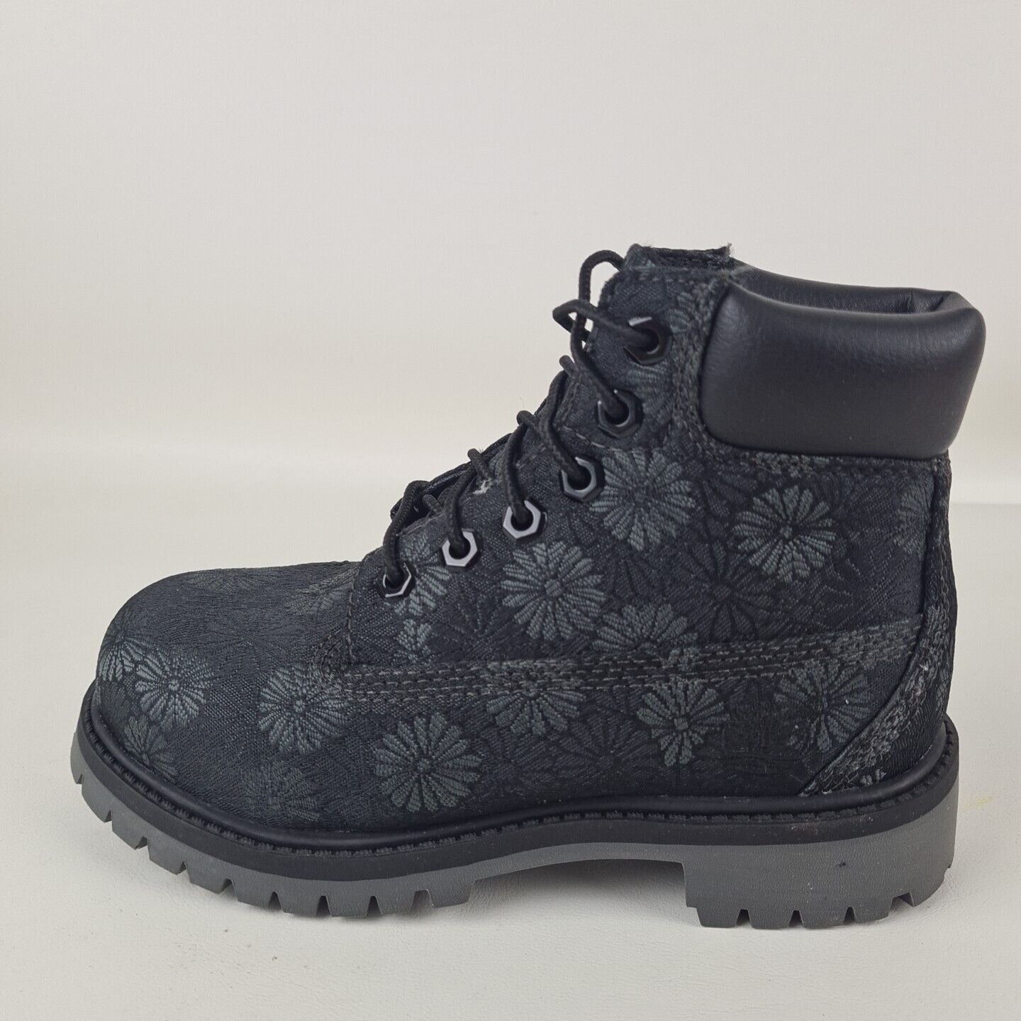 Timberland 6 IN Classic Boots TB0A177P Black Floral Outdoors Size 1 Youth