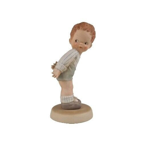 Memories of Yesterday 520101 Where's Muvver? Boy With Torn Pants Figurine