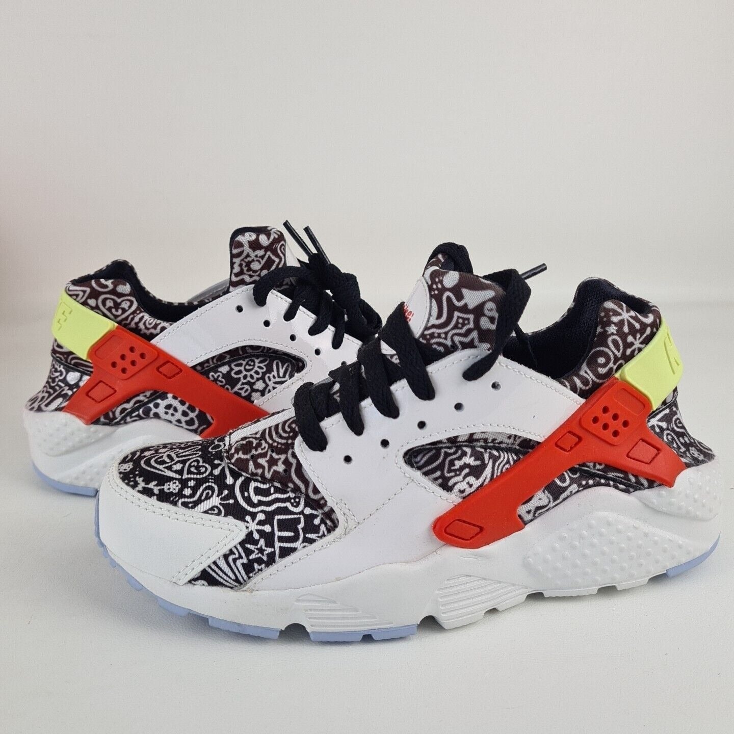 Nike Huarache Run SE GS DV2243 100 White Kids Running Shoes  SZ 5 Y = 6.5 Wmn