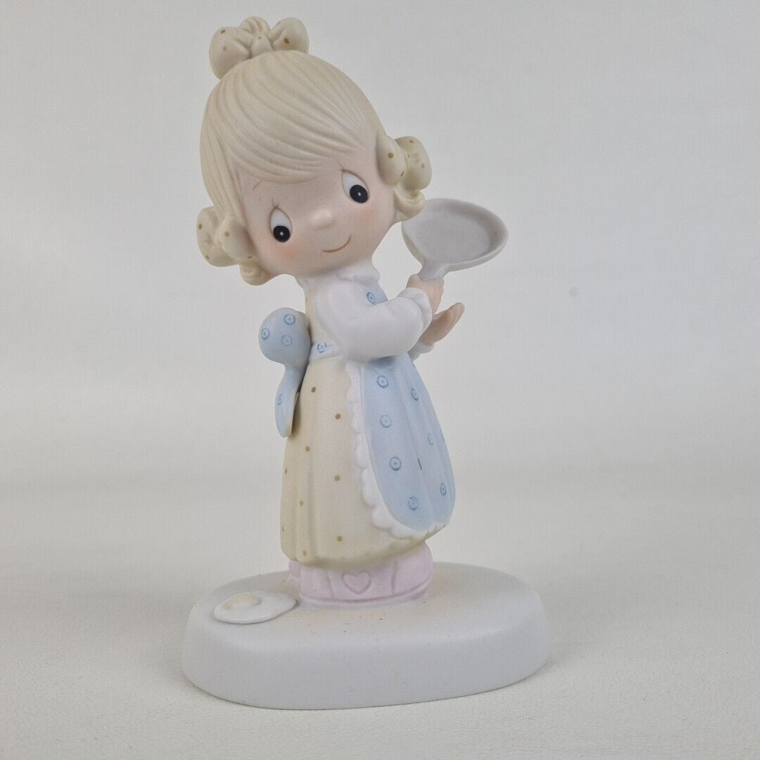 Precious Moments E 3118 Eggs Over Easy Girl Porcelain Figurine Vintage Retire