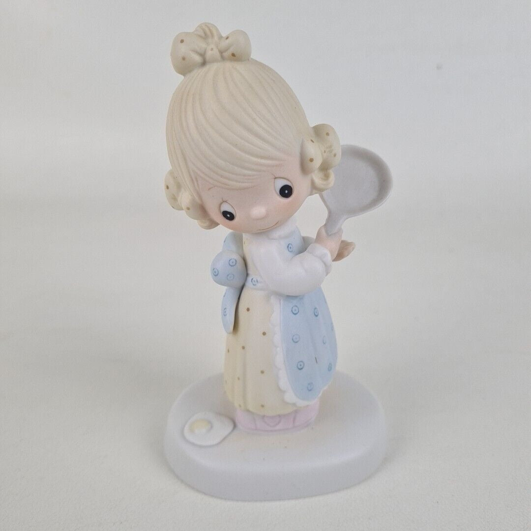 Precious Moments E 3118 Eggs Over Easy Girl Porcelain Figurine Vintage Retire