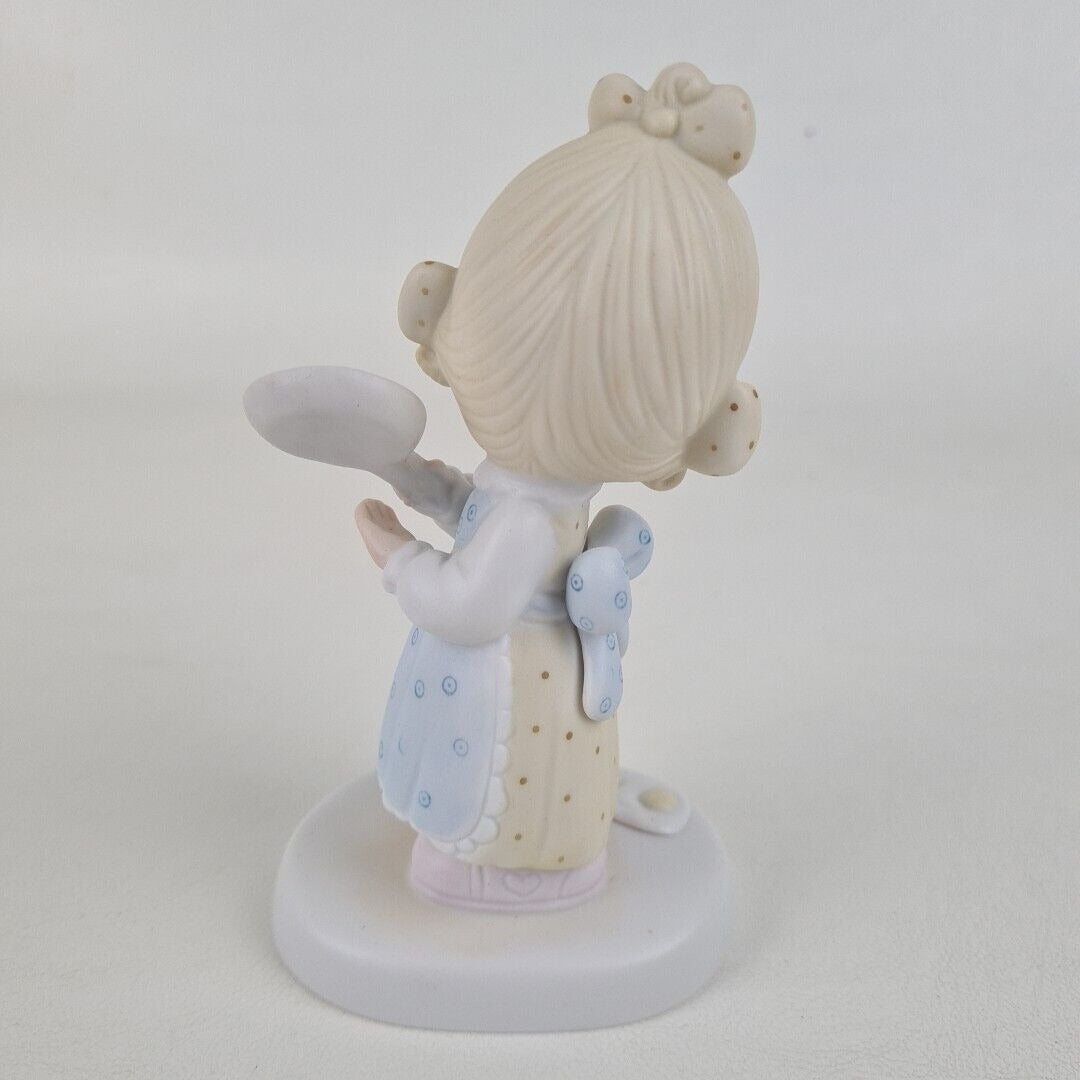 Precious Moments E 3118 Eggs Over Easy Girl Porcelain Figurine Vintage Retire