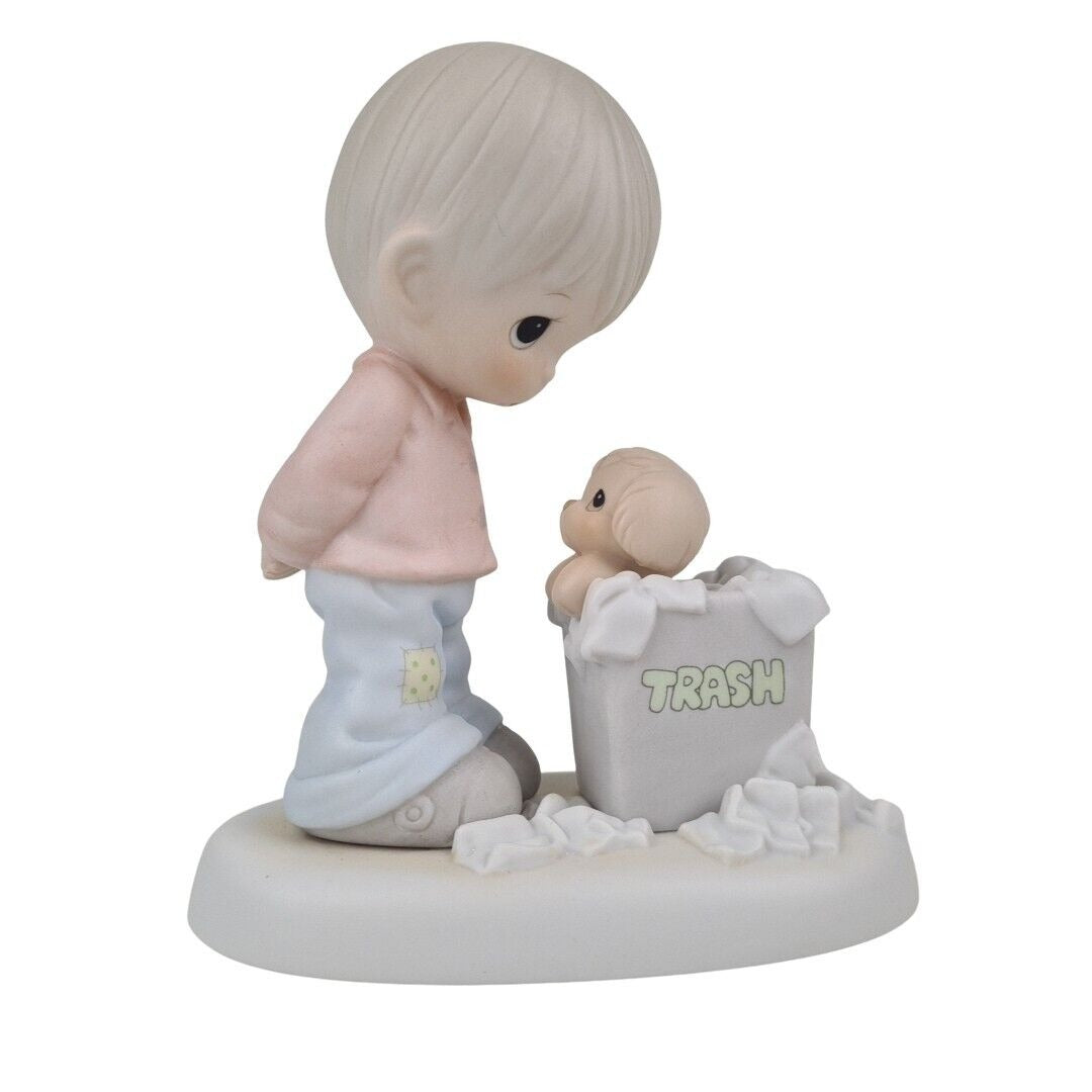 Precious Moments PM-882 YOU JUST CANNOT CHUCK A GOOD FRIENDSHIP Figurine Vntg