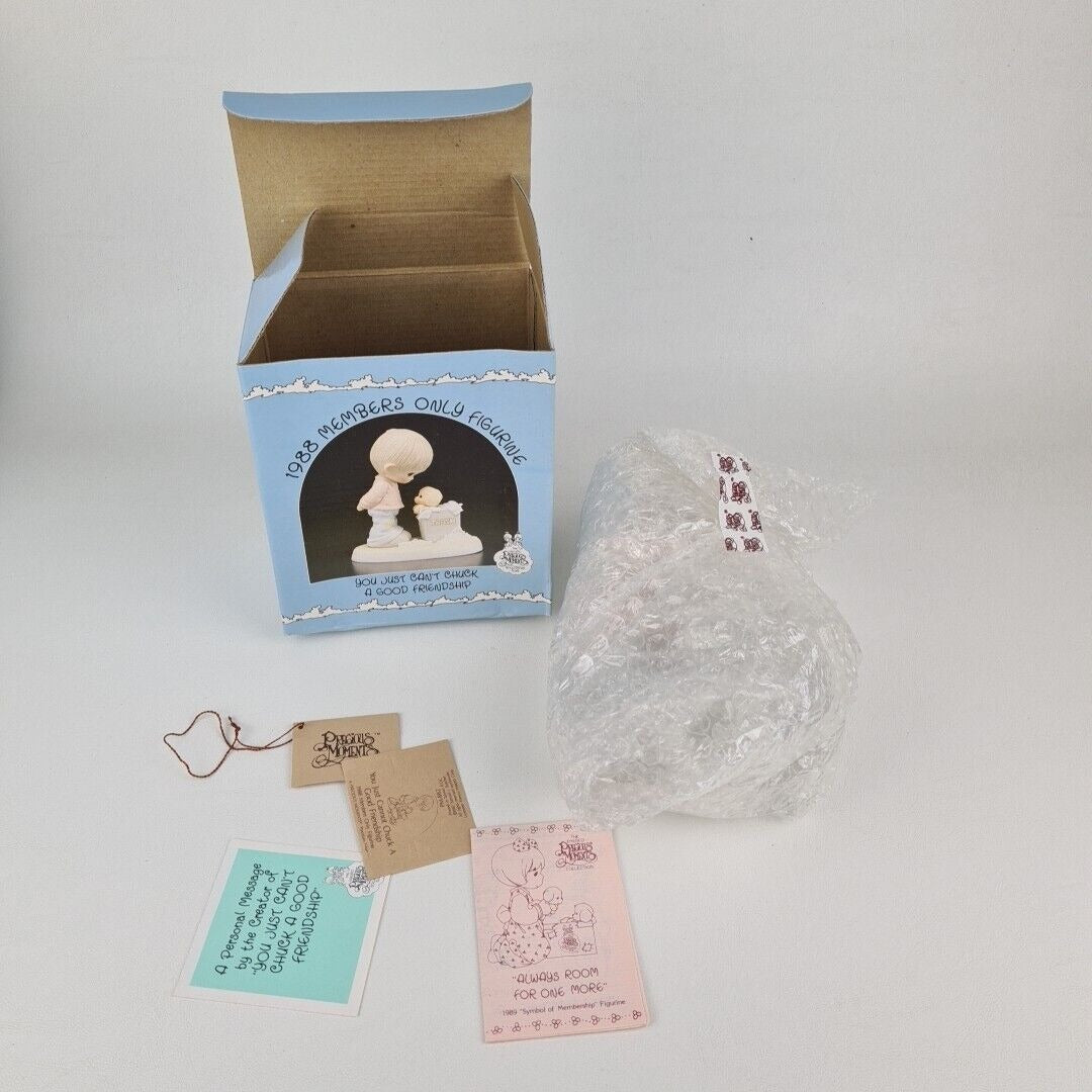 Precious Moments PM-882 YOU JUST CANNOT CHUCK A GOOD FRIENDSHIP Figurine Vntg