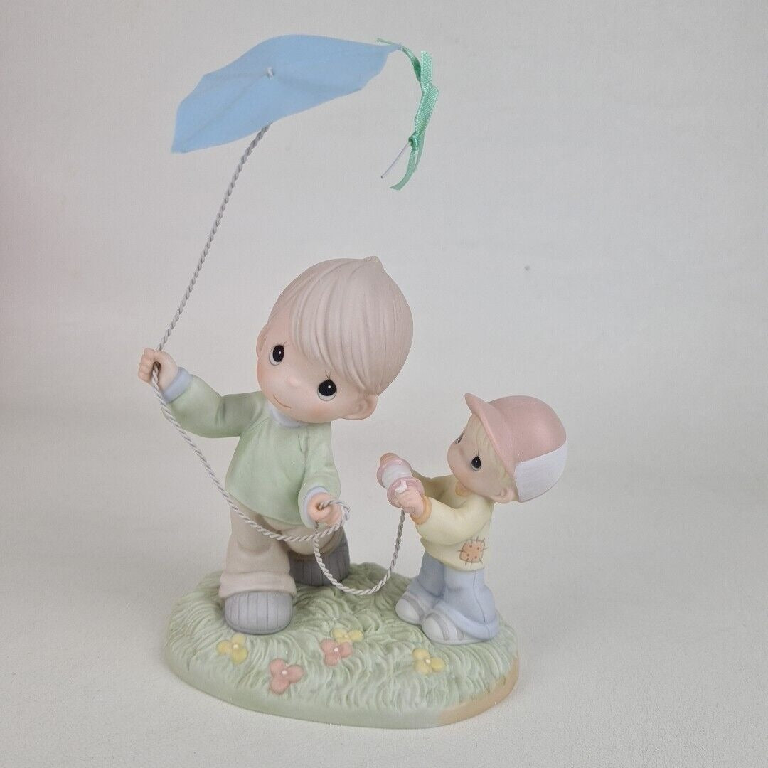 Precious Moments 118316 You Make My Heart Soar Special Issue Porcelain Figure