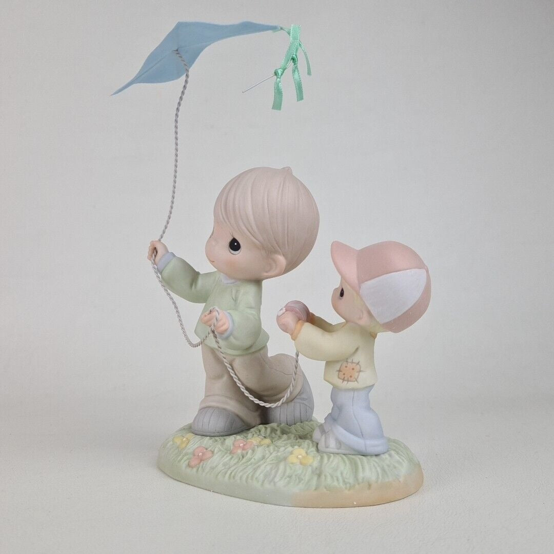 Precious Moments 118316 You Make My Heart Soar Special Issue Porcelain Figure