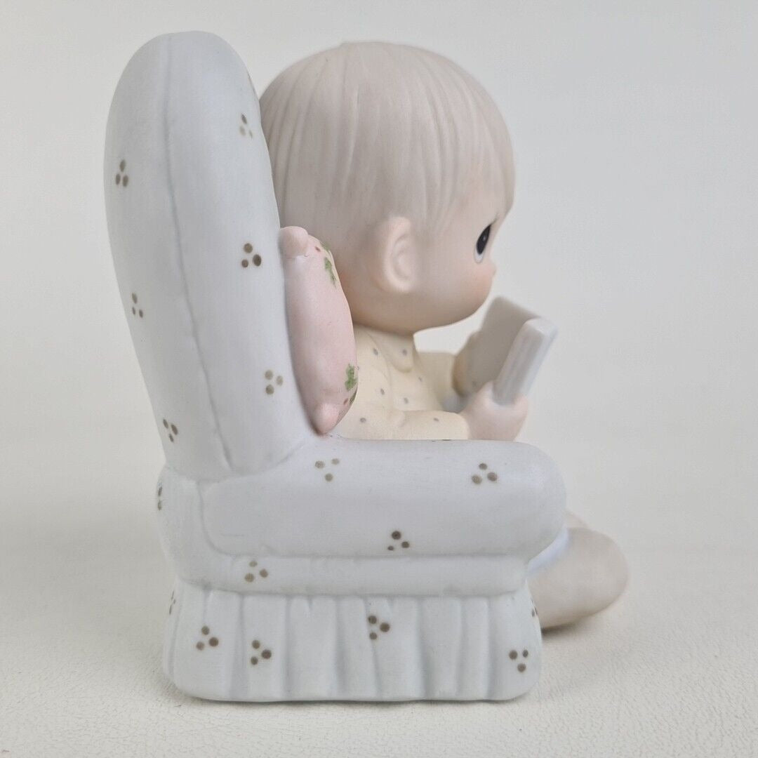 Precious Moments 15784 The Story of God's Love Christmas Porcelain Figurine