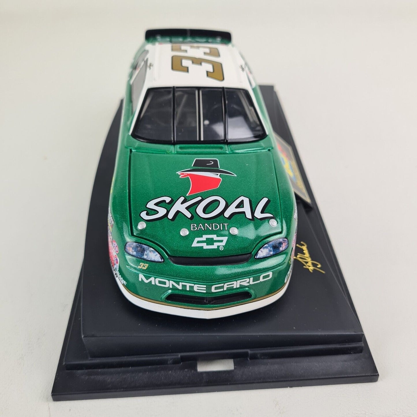 Revell Collection Ken Schrader #33 Skoal Bandit 1997 Chevrolet 1:24 Diecast