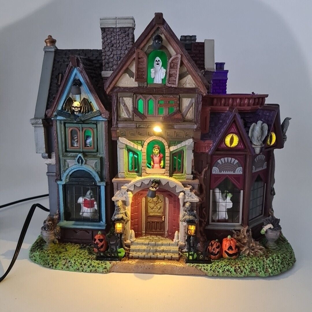 Lemax Spooky Town MADNESS MANOR 45205 Halloween Village LED Lights w/ Sound