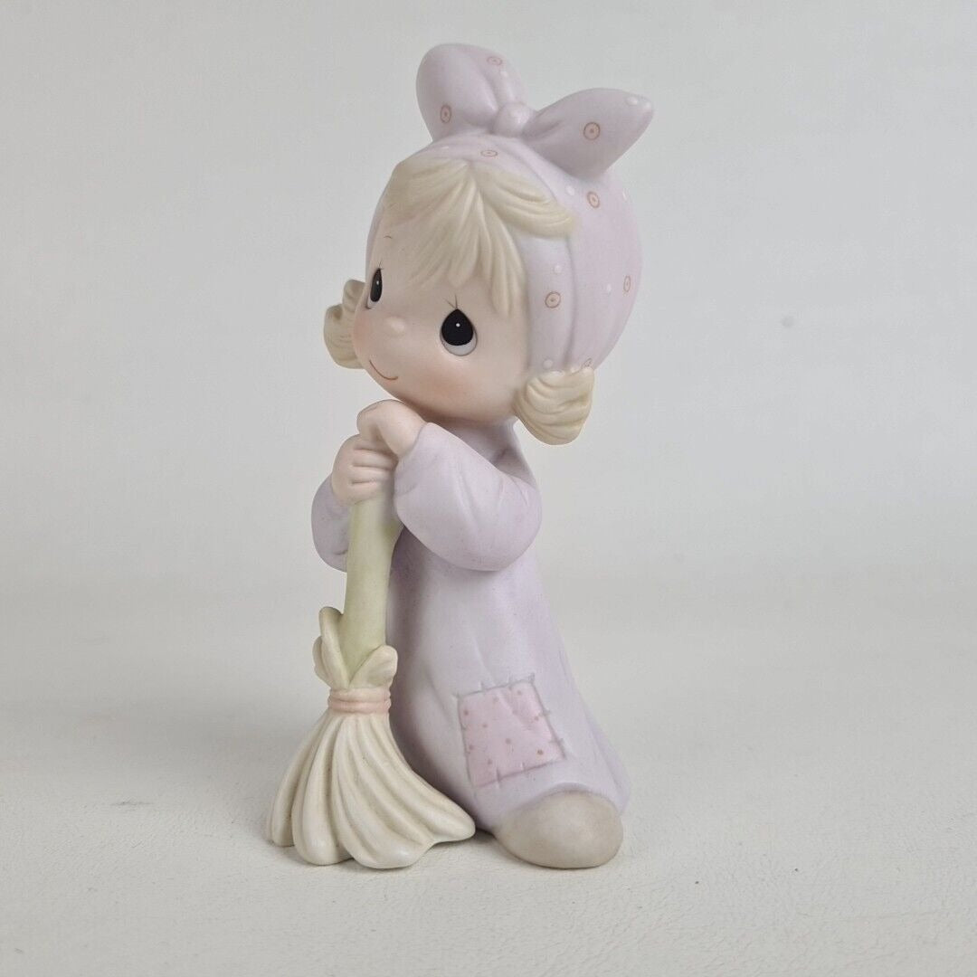 Precious Moments E-5379 Isn't He Precious? Porcelain Figurine Vintage Retired